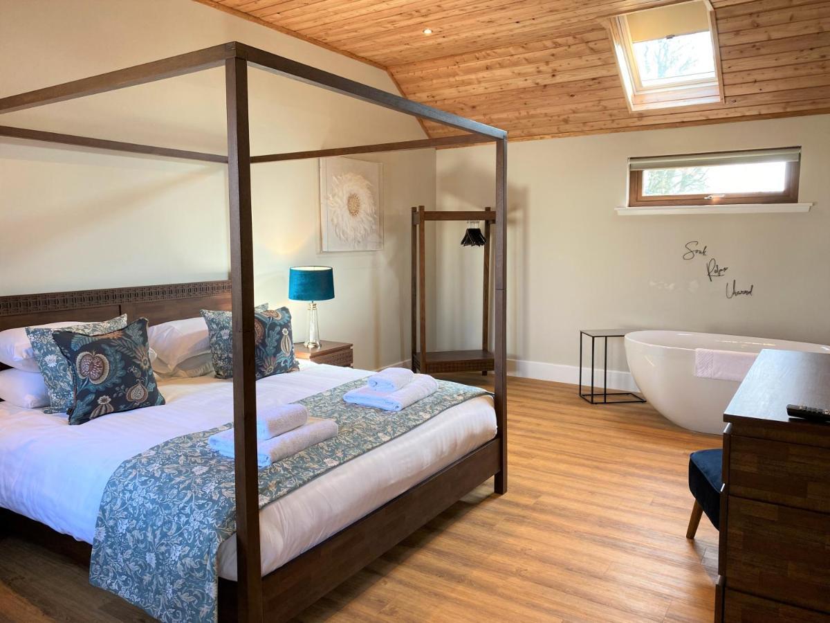 Pheasant Lodge With Hot Tub Forgandenny Extérieur photo